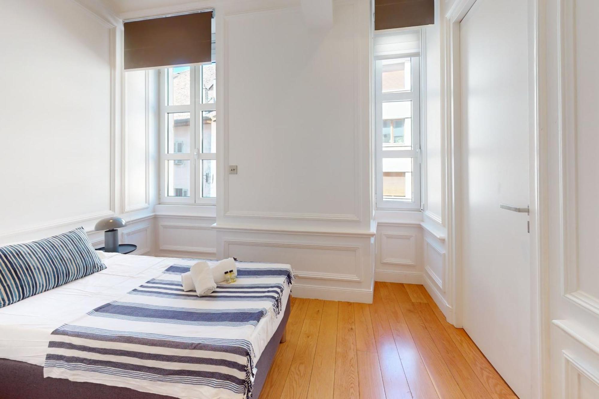 Le N 10 - Of 200 Sqm With Patio Of 35 Square Meters In Old Town Annecy