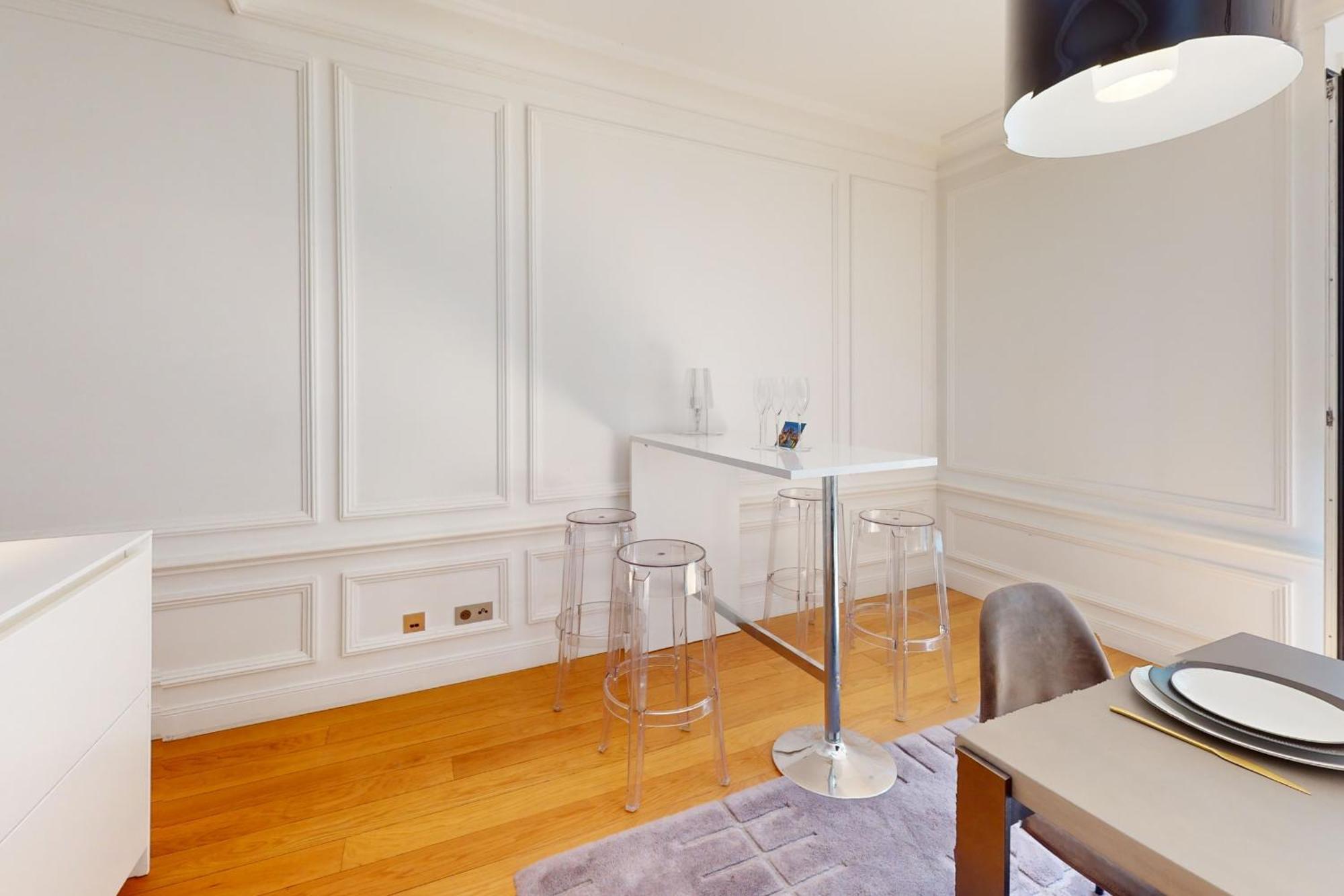 Le N 10 - Of 200 Sqm With Patio Of 35 Square Meters In Old Town